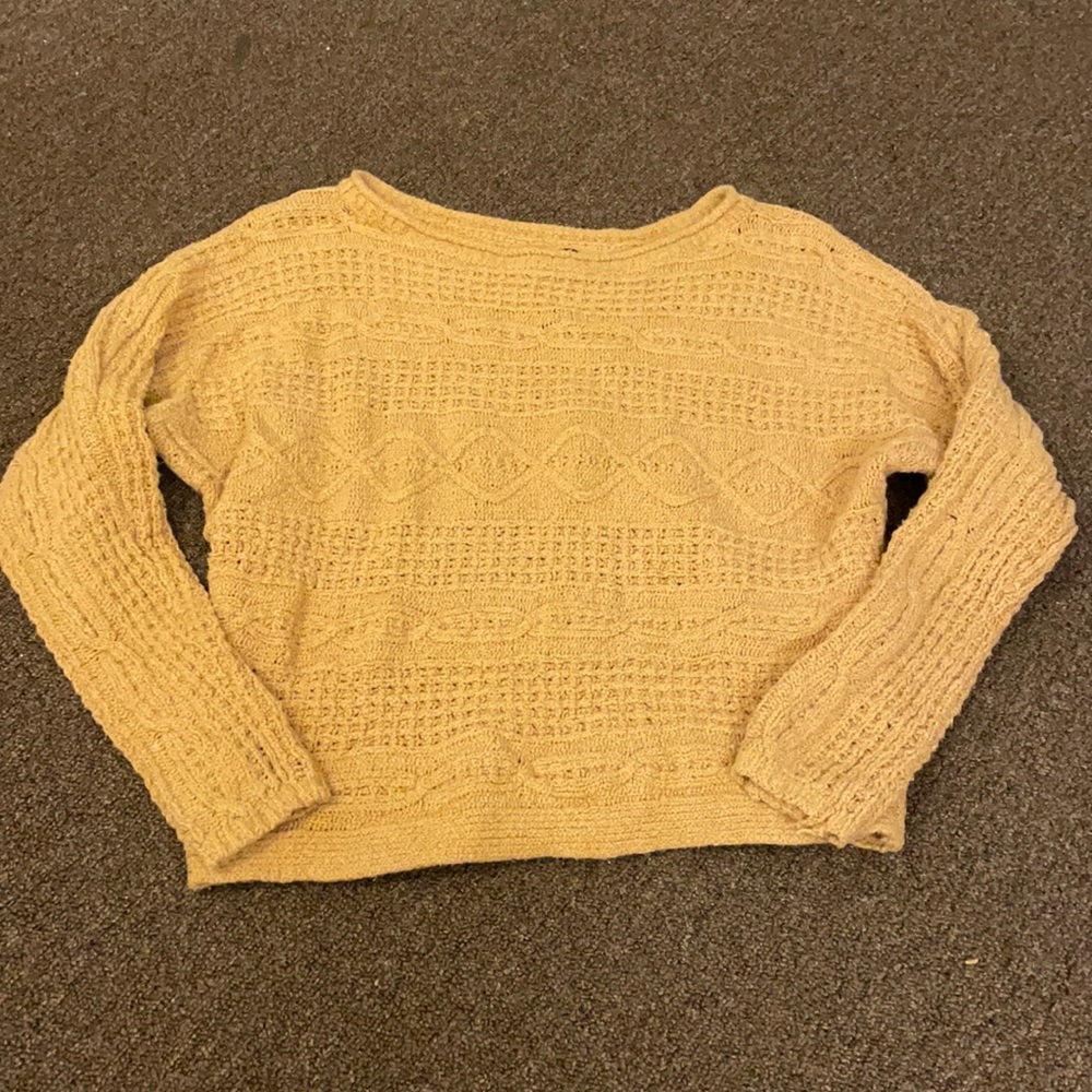 Mustard yellow knit sweater Abercrombie and Fitch